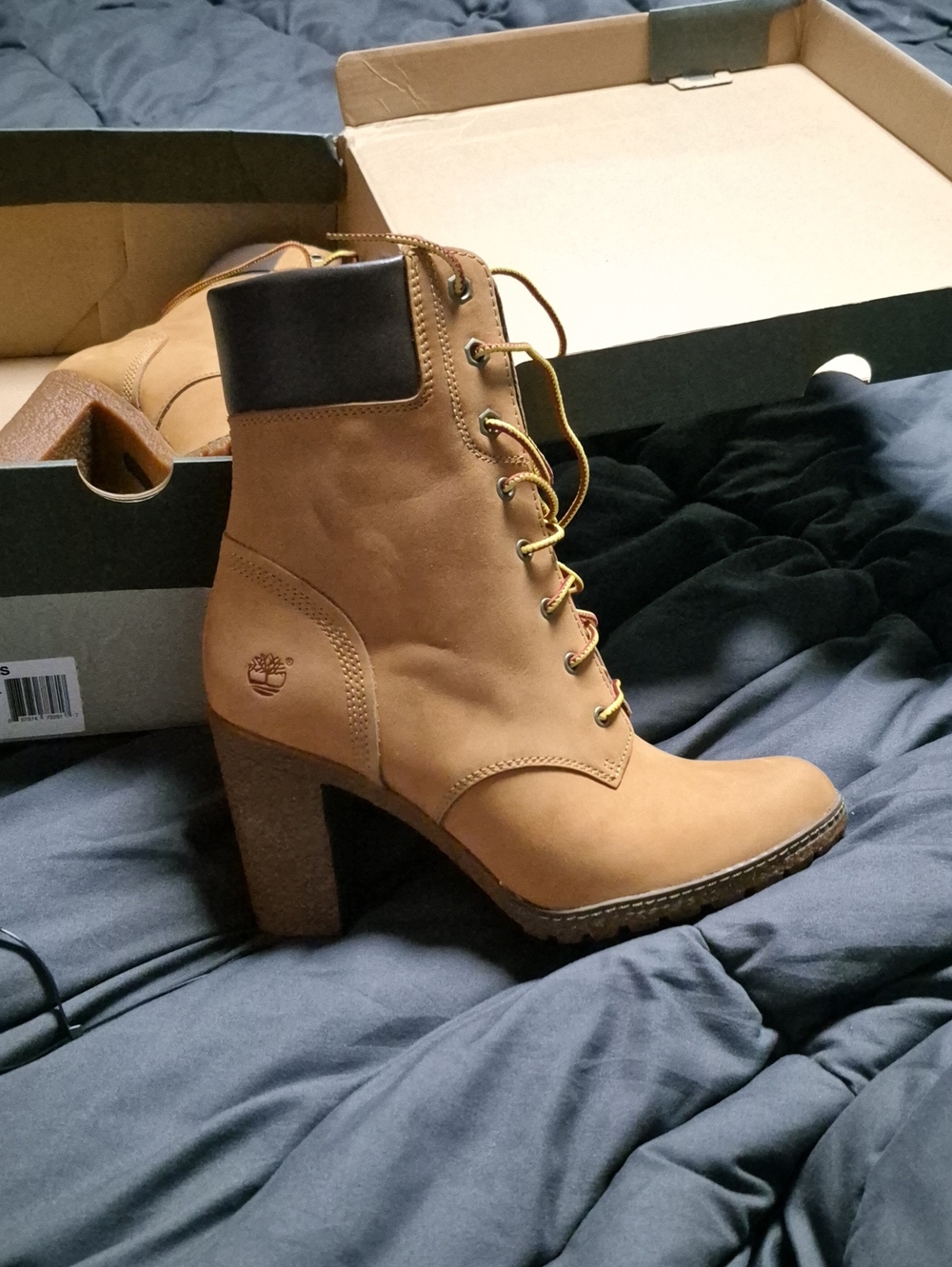 Timberland Women's Tan Lace-Up Block Heel Ankle Boot